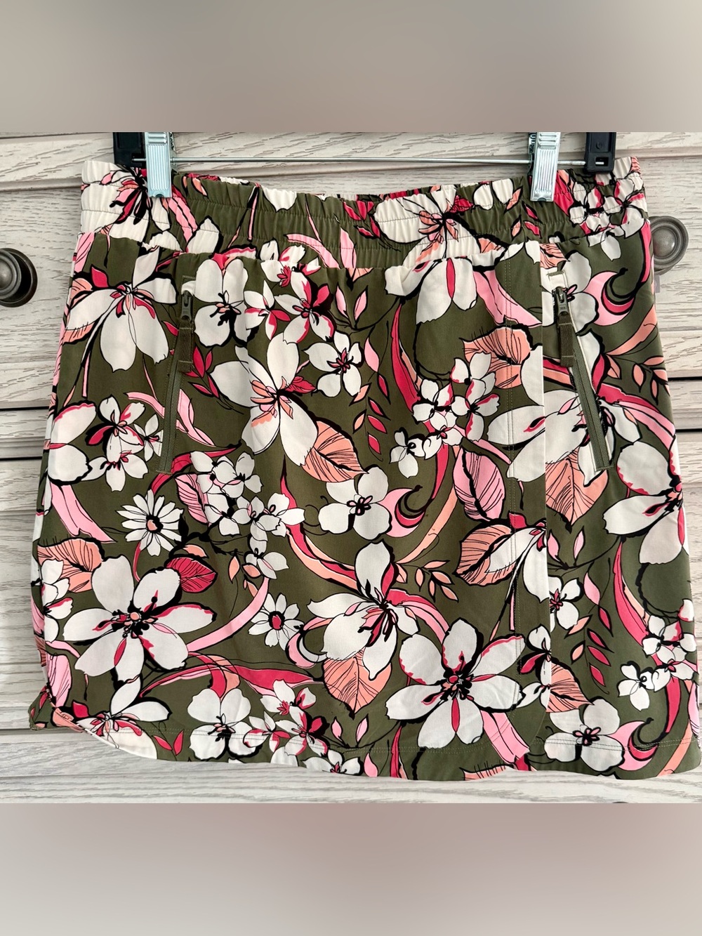 T by Talbots Everyday Stretch Floral Active Skort Pink Green White [Large]